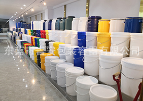 亚洲啪视频吉安容器一楼涂料桶、机油桶展区